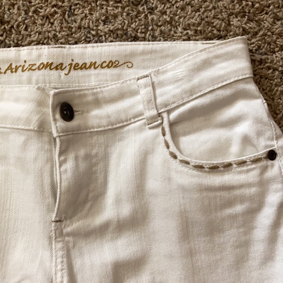 🎉Price Drop! Arizona Jean Co. Girls Size 16 Pink Shirt and White Shorts - Picture 3 of 10